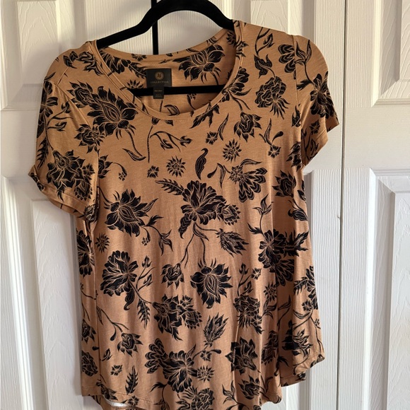 JM Collection Tops - Floral Print Tan‎ Top
